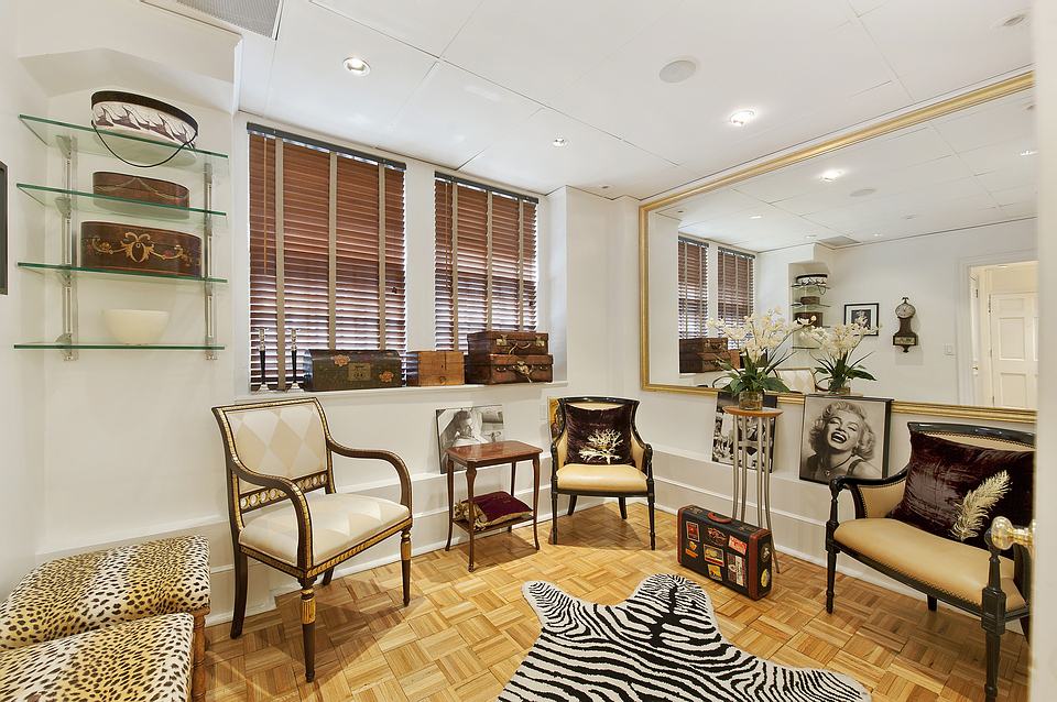Гостиная на 885 Park Avenue